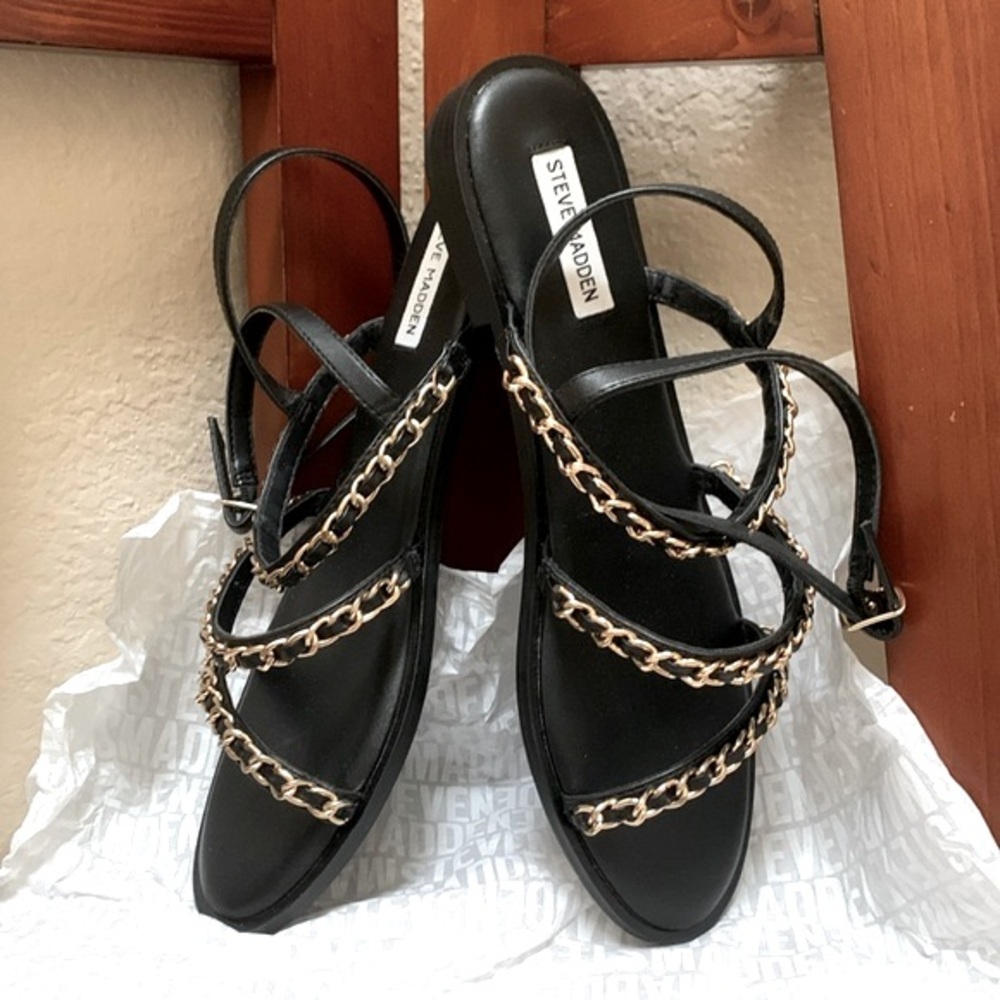 🔹NEW..Steve Madden Woman’s Strappy Sandals..